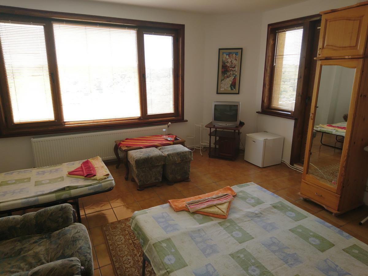 Guest House Nash Dom Kawarna Zewnętrze zdjęcie